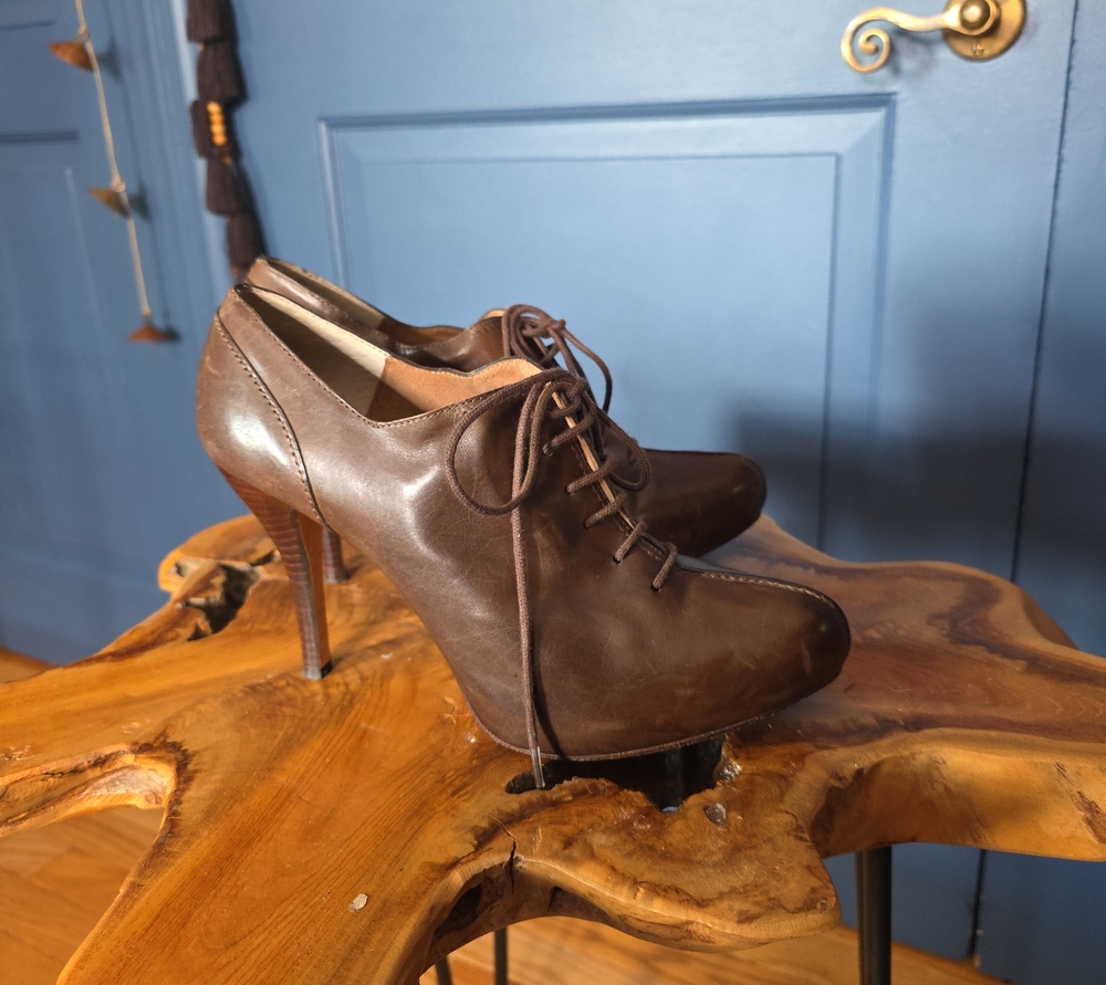Max Studio Zander Brown Fine Leather Lace-Up Oxford Stiletto Heels - Size 9